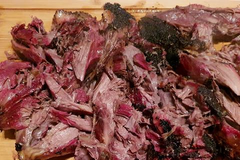 SMOKED PULLED BEEF CHUCK ROAST